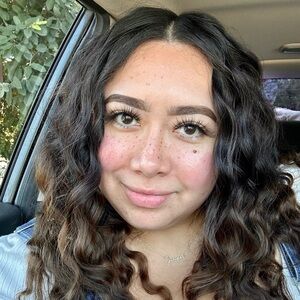 Meet your Posher, Kiana